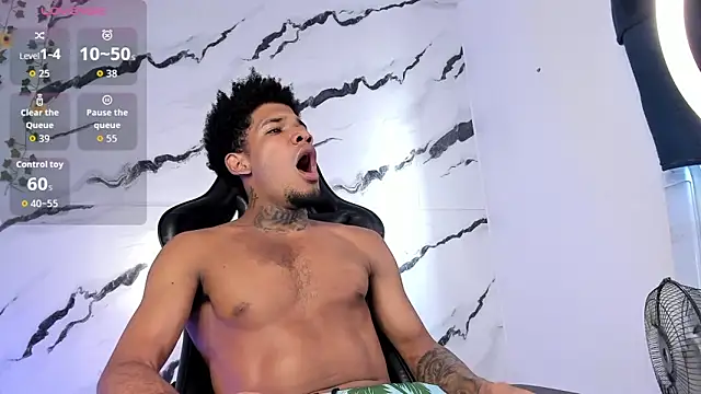 Nehemiaa boy online show from 02-14-26, 07:58