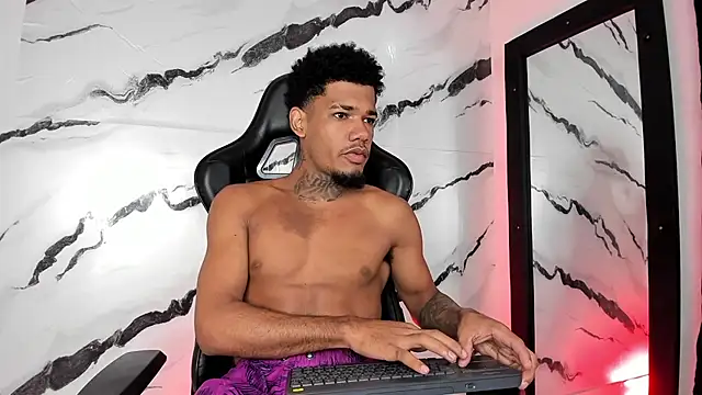 Nehemiaa boy online show from 04-15-26, 12:42