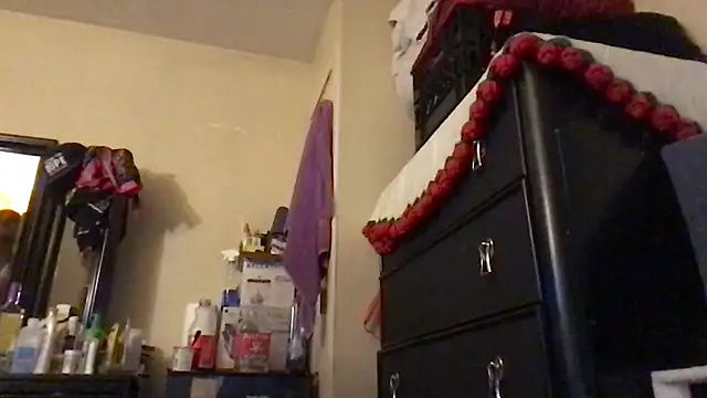 Goldie Glows63 online show from 03-19-26, 08:14