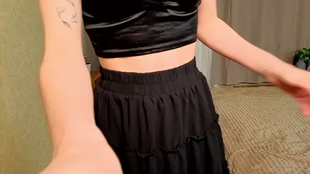 Snapshot of NikkyBee_ chatting on 02-10-26, 08:13 NikkyBee online show from 02-10-26, 08:13