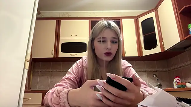 MiaBerlateen online show from 02-13-26, 03:45