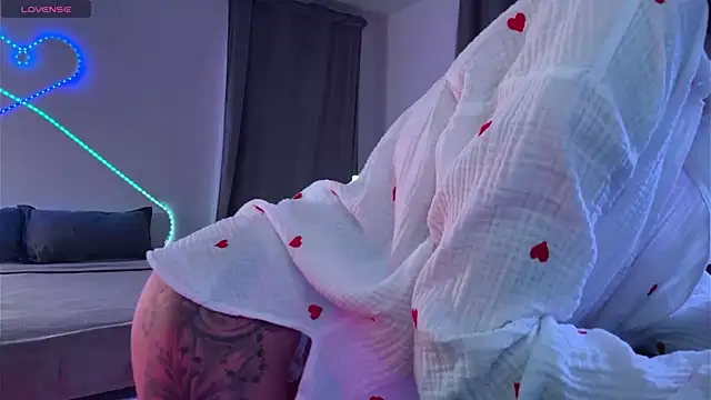 Snapshot of Katy_Kar chatting on 02-17-26, 08:50 Katy Kar online show from 02-17-26, 08:50