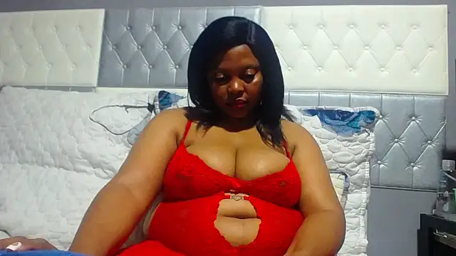 Snapshot of SEXYBUSTYEBONYXX chatting on 05-21-26, 07:50 SEXYBUSTYEBONYXX online show from 05-21-26, 07:50