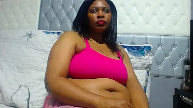 Snapshot of SEXYBUSTYEBONYXX chatting on 05-23-26, 01:59 SEXYBUSTYEBONYXX online show from 05-23-26, 01:59