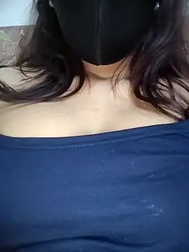 Moody-girl1 online show from 02-26-26, 05:46