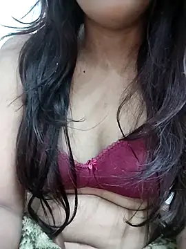 Moody-girl1 online show from 02-18-26, 04:43