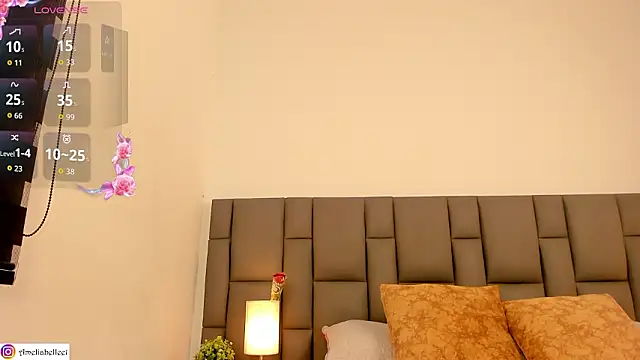 Amelie Belle  online show from 03-10-26, 01:59