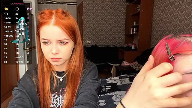 Snapshot of Veldenga chatting on 02-17-26, 07:27 Veldenga online show from 02-17-26, 07:27