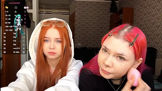 Snapshot of Veldenga chatting on 02-18-26, 07:17 Veldenga online show from 02-18-26, 07:17