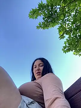 Amber Sinn online show from 05-24-26, 04:56