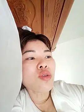 Snapshot of Loyalty-love chatting on 02-08-26, 02:53 Loyalty-love online show from 02-08-26, 02:53