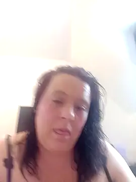 Snapshot of louisa36 chatting on 02-27-26, 10:04 louisa36 online show from 02-27-26, 10:04