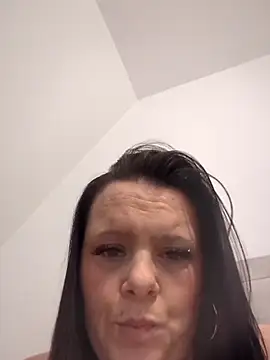 Snapshot of louisa36 chatting on 02-07-26, 10:51 louisa36 online show from 02-07-26, 10:51