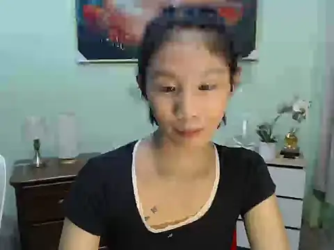 Snapshot of littlemikay chatting on 07-15-26, 12:23 littlemikay online show from 07-15-26, 12:23