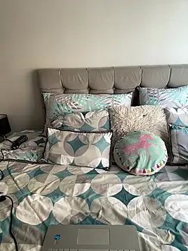 RachelWeisz  online show from 04-18-26, 07:07