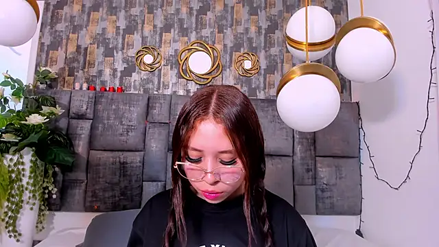 MiiaTauro online show from 03-25-26, 02:16