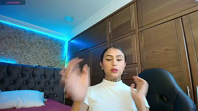 Snapshot of sarah_escobarr chatting on 02-18-26, 01:18 sarah escobarr online show from 02-18-26, 01:18