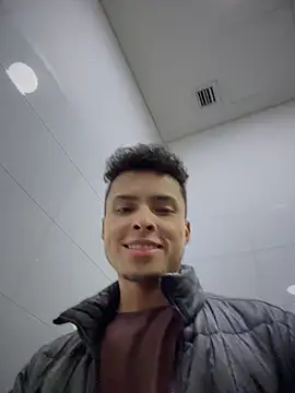 Snapshot of Eros_lee chatting on 02-19-26, 11:56 Eros lee online show from 02-19-26, 11:56