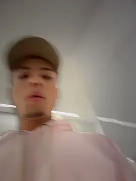 Snapshot of Eros_lee chatting on 02-23-26, 10:32 Eros lee online show from 02-23-26, 10:32