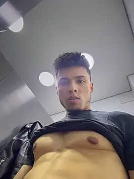 Snapshot of Eros_lee chatting on 05-10-26, 12:36 Eros lee online show from 05-10-26, 12:36