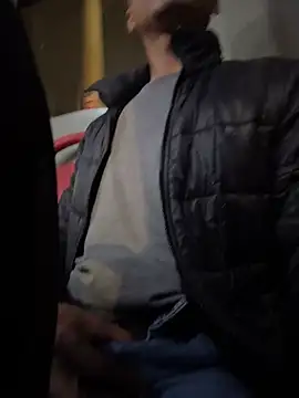 Snapshot of Eros_lee chatting on 02-13-26, 04:12 Eros lee online show from 02-13-26, 04:12