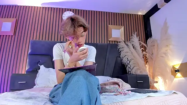 Snapshot of AngelDoll_1 chatting on 02-15-26, 05:08 AngelDoll 1 online show from 02-15-26, 05:08