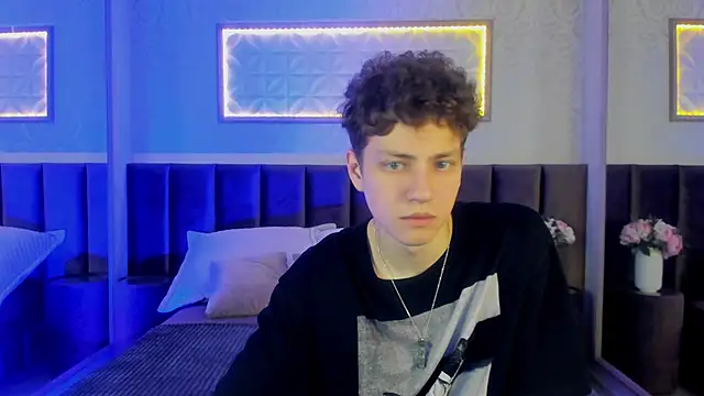 Snapshot of StefanBev chatting on 02-28-26, 08:30 StefanBev online show from 02-28-26, 08:30