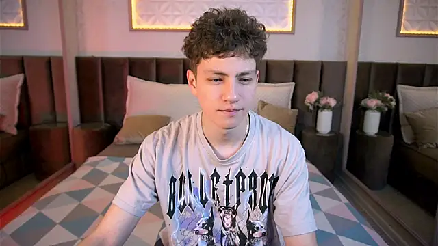 Snapshot of StefanBev chatting on 02-10-26, 07:13 StefanBev online show from 02-10-26, 07:13