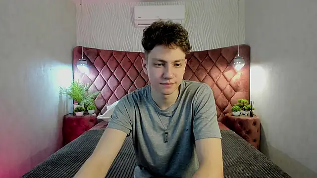 Snapshot of StefanBev chatting on 03-04-26, 07:43 StefanBev online show from 03-04-26, 07:43