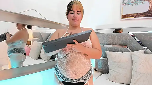 Katey Curvy01  online show from 02-17-26, 11:51