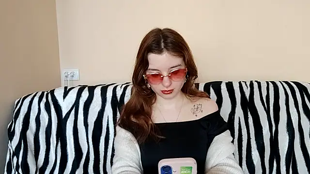 Snapshot of LanitaHemple chatting on 04-14-26, 11:15 LanitaHemple online show from 04-14-26, 11:15