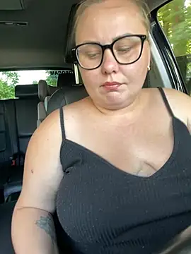 Snapshot of Mommy-girl-Lola chatting on 07-15-26, 11:50 Mommy-girl-Lola online show from 07-15-26, 11:50