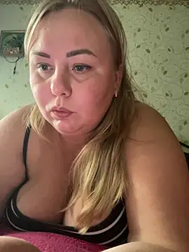 Snapshot of Mommy-girl-Lola chatting on 07-29-26, 11:53 Mommy-girl-Lola online show from 07-29-26, 11:53