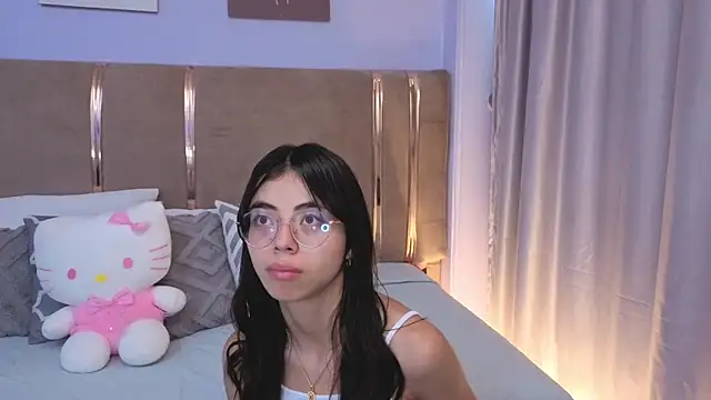 Mia Naive online show from 06-26-26, 12:11