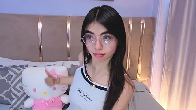 Mia Naive online show from 07-17-26, 12:13
