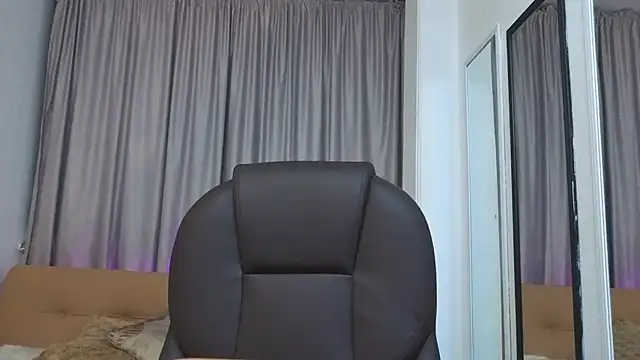 Mia Naive online show from 03-27-26, 12:28