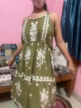 Snapshot of Hello_Priya16 chatting on 06-18-26, 10:37 Hello Priya16 online show from 06-18-26, 10:37