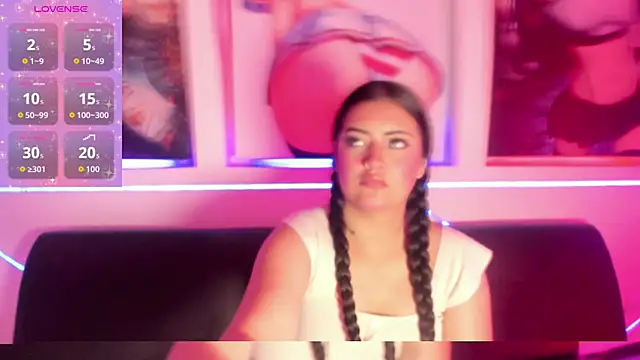 Snapshot of JoycePierce chatting on 03-03-26, 12:34 JoycePierce online show from 03-03-26, 12:34