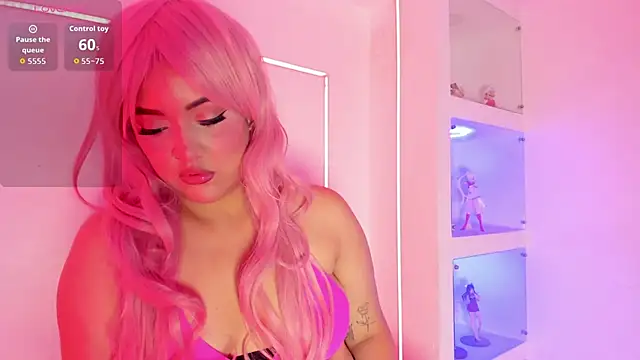 Snapshot of JoycePierce chatting on 02-13-26, 12:05 JoycePierce online show from 02-13-26, 12:05