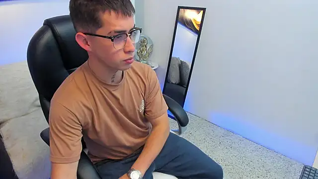 Snapshot of Tommas_Jhonson chatting on 02-28-26, 01:38 Tommas Jhonson online show from 02-28-26, 01:38