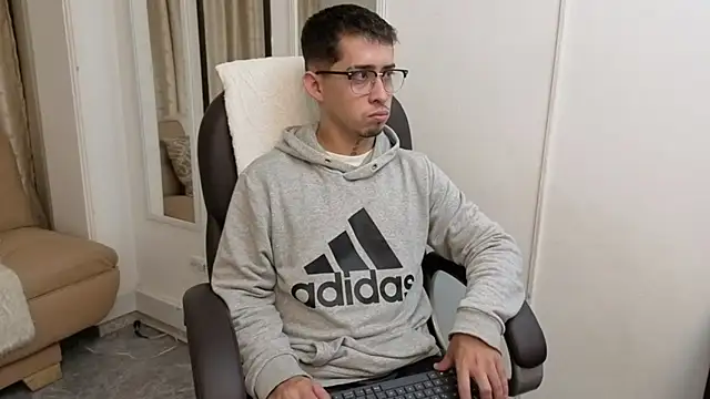 Tommas Jhonson online show from 03-10-26, 03:54