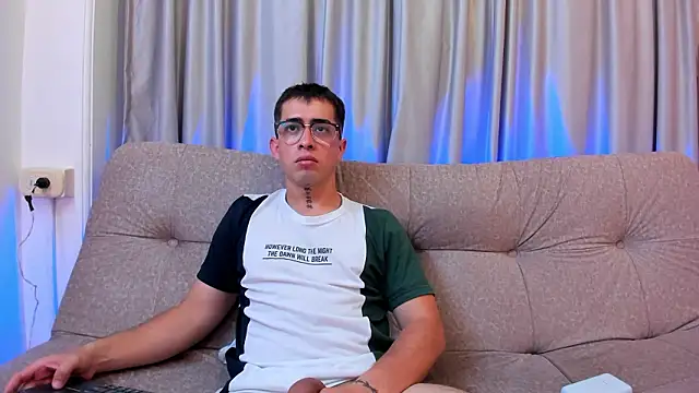 Snapshot of Tommas_Jhonson chatting on 02-20-26, 06:26 Tommas Jhonson online show from 02-20-26, 06:26