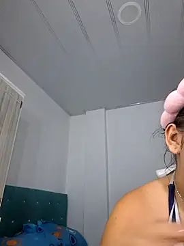 Snapshot of Wild_lilhyy chatting on 05-30-26, 10:04 Wild lilhyy online show from 05-30-26, 10:04