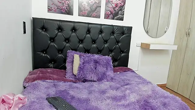 Kitty f00x online show from 07-23-26, 12:57