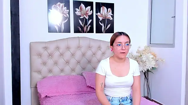 Kitty f00x online show from 06-03-26, 07:29