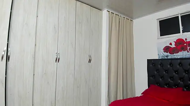 Kitty f00x online show from 06-21-26, 08:14
