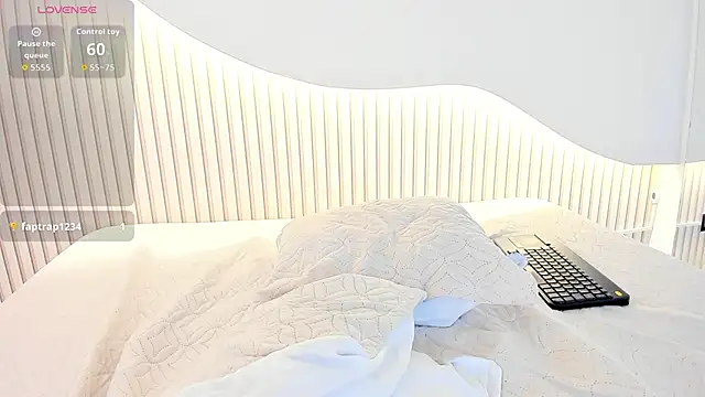 Kloe skinny online show from 04-15-26, 07:58