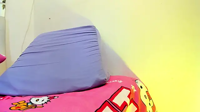 MiaEvans0 online show from 06-12-26, 07:00