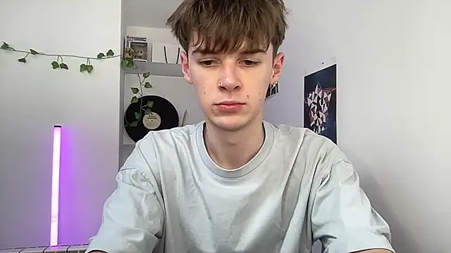 Snapshot of YourMilkyGuy chatting on 04-17-26, 01:36 YourMilkyGuy online show from 04-17-26, 01:36