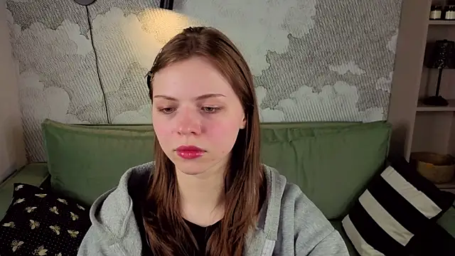 Snapshot of LesleySky chatting on 03-01-26, 08:20 LesleySky online show from 03-01-26, 08:20